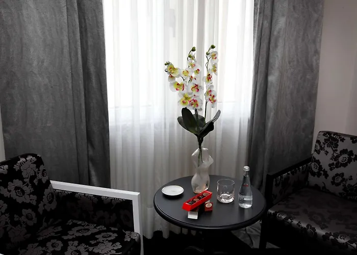 Lopez De Haro Hotel 5*