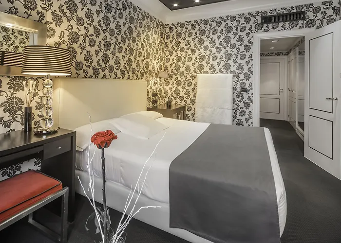 Lopez De Haro Hotel 5*