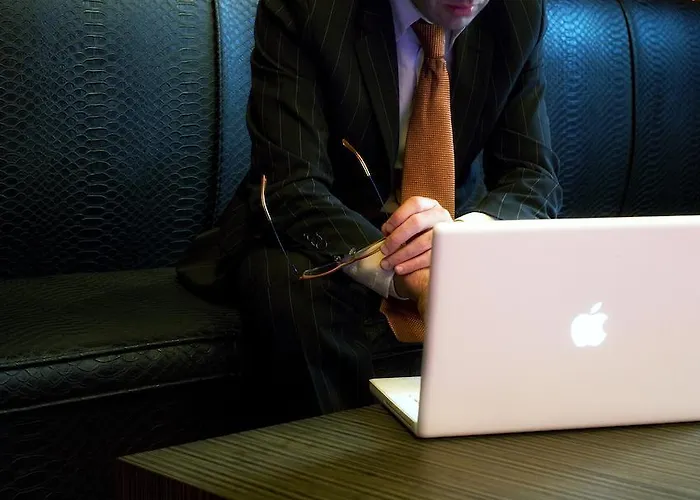 Отель Lopez De Haro Бильбао