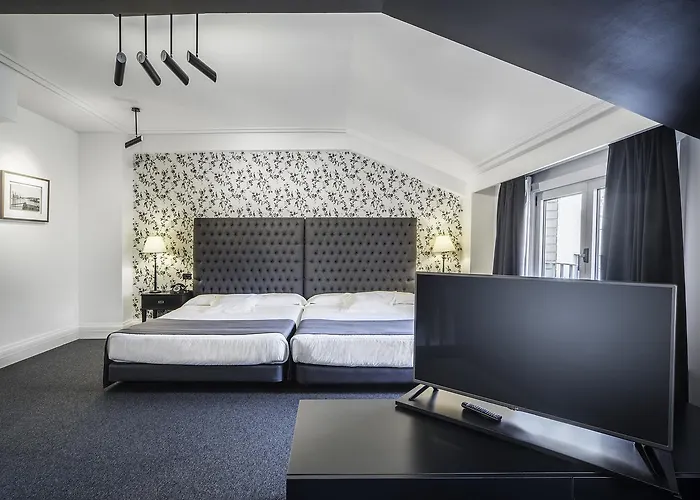 Lopez De Haro Hotel 5*