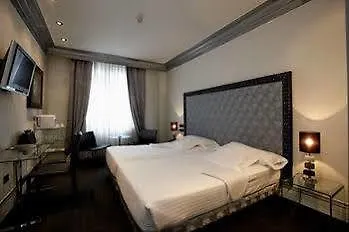 Hotel Lopez De Haro 5*