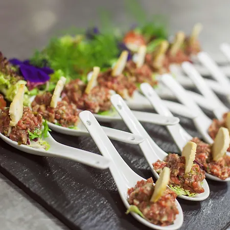 Lopez De Haro Готель