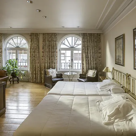 Hotel Lopez De Haro 5*